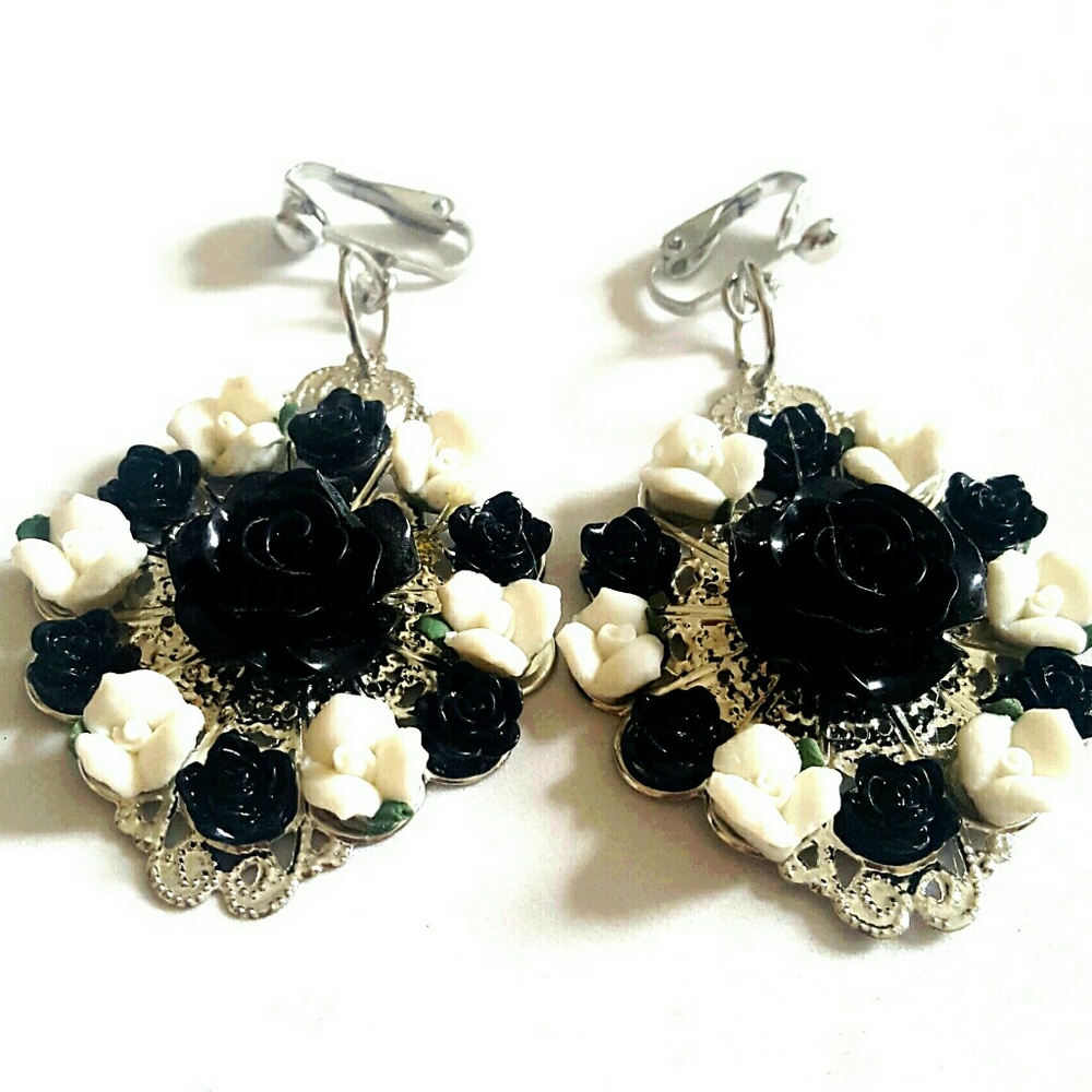 2" Silver Pl Black/White Rose Clipon Earrings